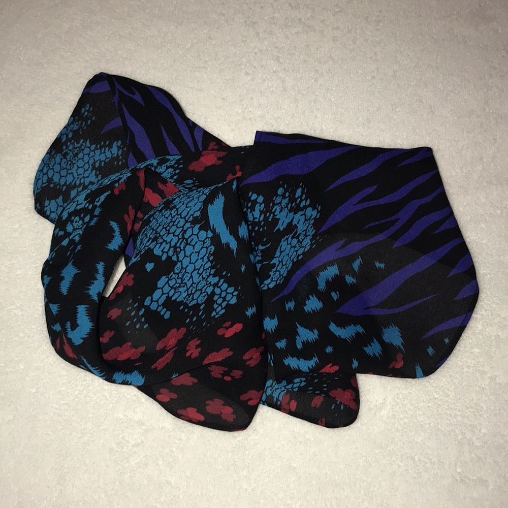 Scarf - Picture 3 of 3